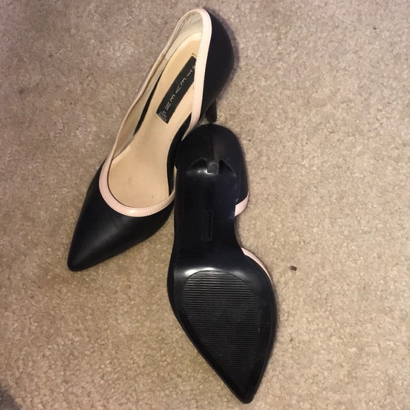 Steve Madden Matte Black Heels - Picture 4 of 5